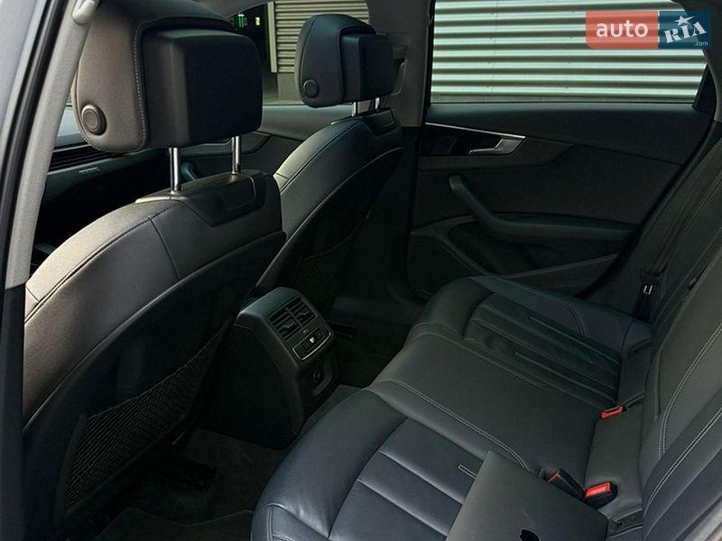 Седан Audi A4 2021 в Києві