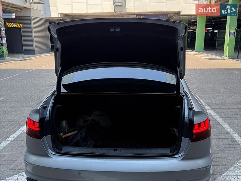 Седан Audi A4 2021 в Києві