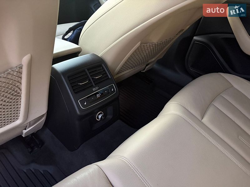 Седан Audi A4 2016 в Одессе