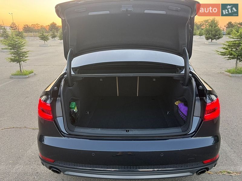 Седан Audi A4 2016 в Одессе