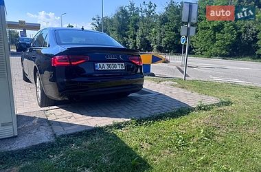 Седан Audi A4 2014 в Киеве