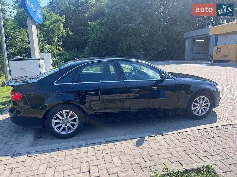 Седан Audi A4 2014 в Киеве