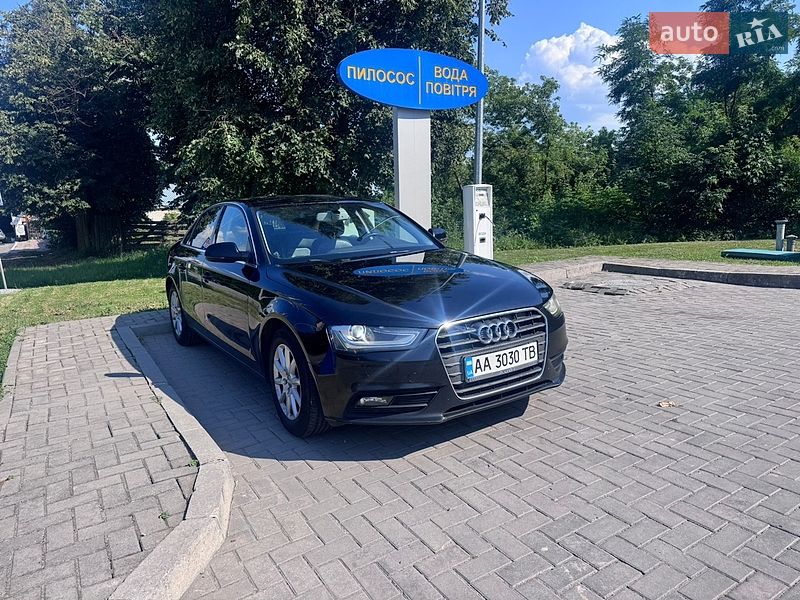 Седан Audi A4 2014 в Киеве