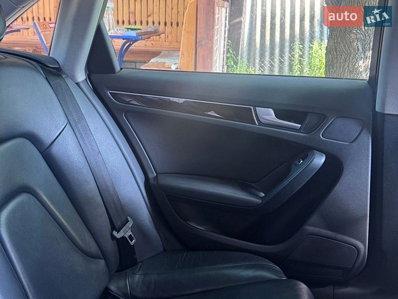 Седан Audi A4 2014 в Киеве