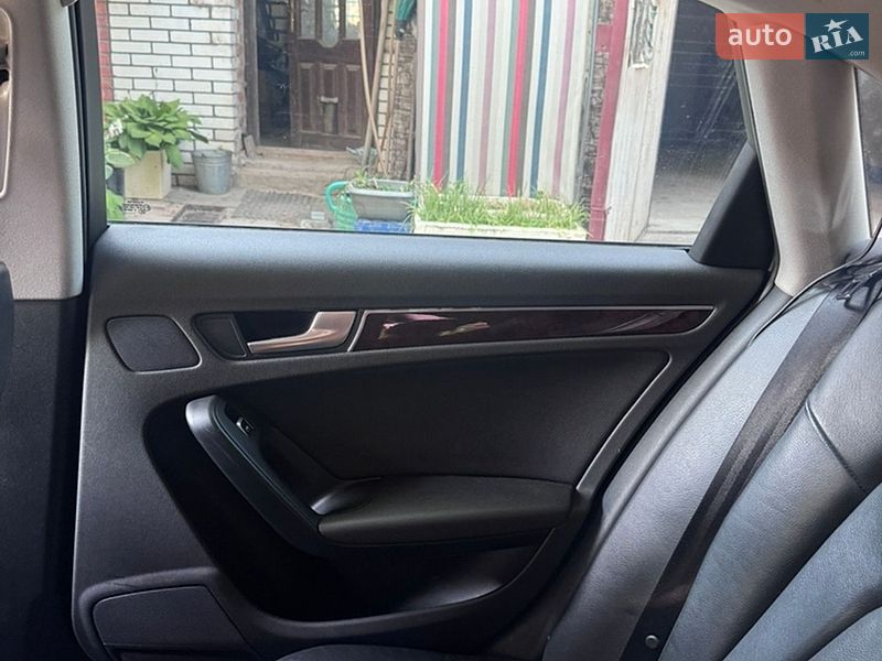 Седан Audi A4 2014 в Киеве