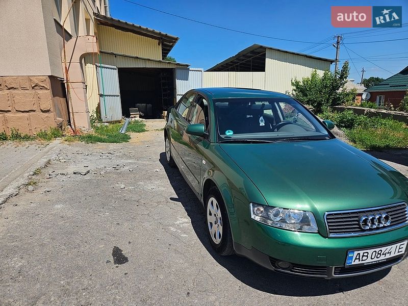 Седан Audi A4 2001 в Теплику