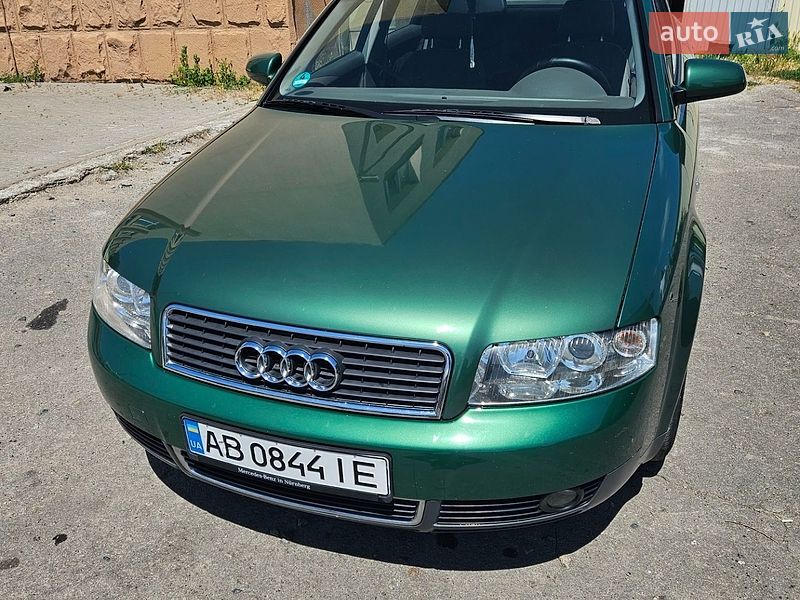 Седан Audi A4 2001 в Теплику