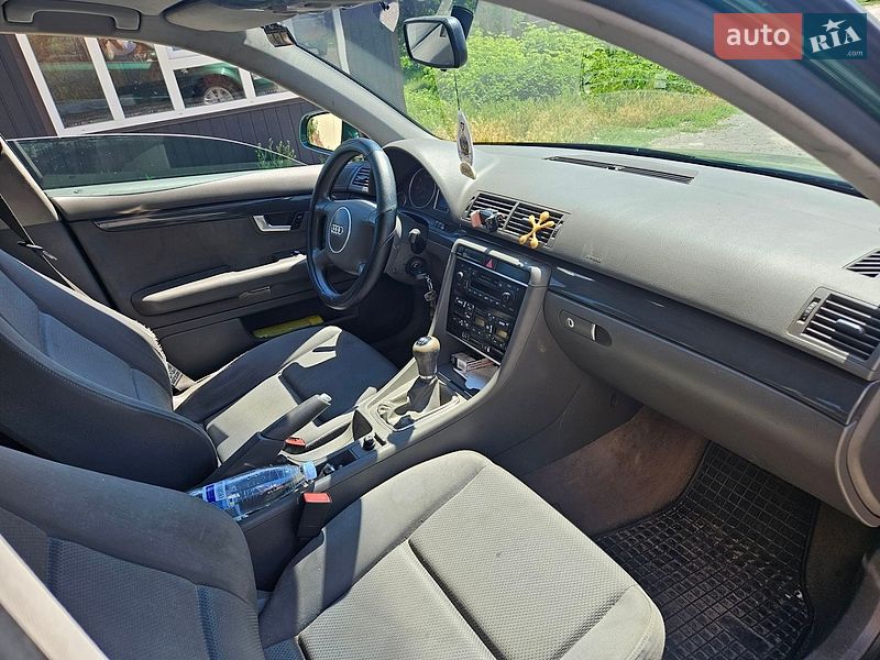 Седан Audi A4 2001 в Теплику