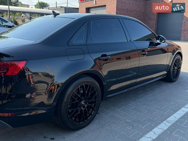 Седан Audi A4 2016 в Хмельницком