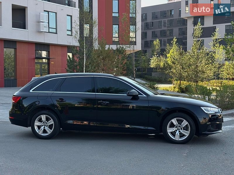 Универсал Audi A4 2017 в Киеве