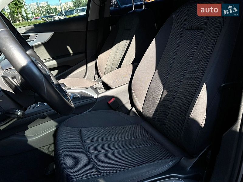 Универсал Audi A4 2017 в Киеве
