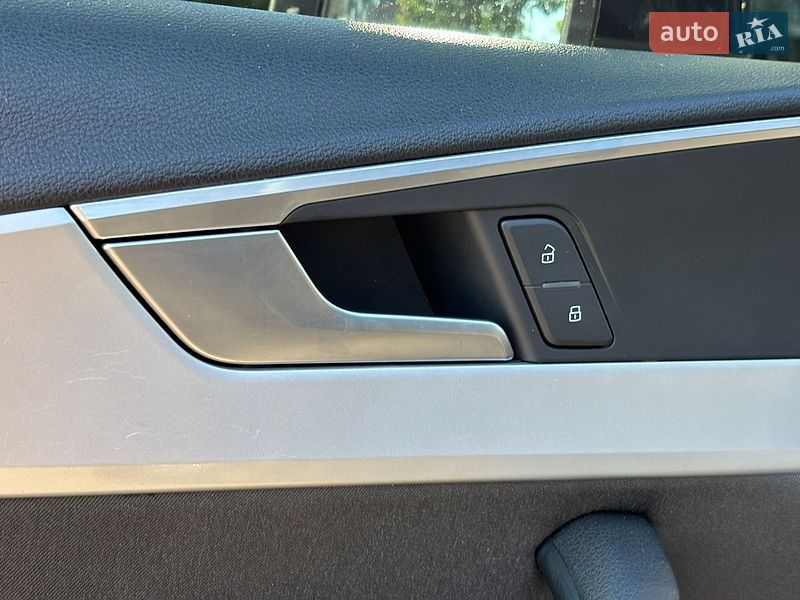 Универсал Audi A4 2017 в Киеве