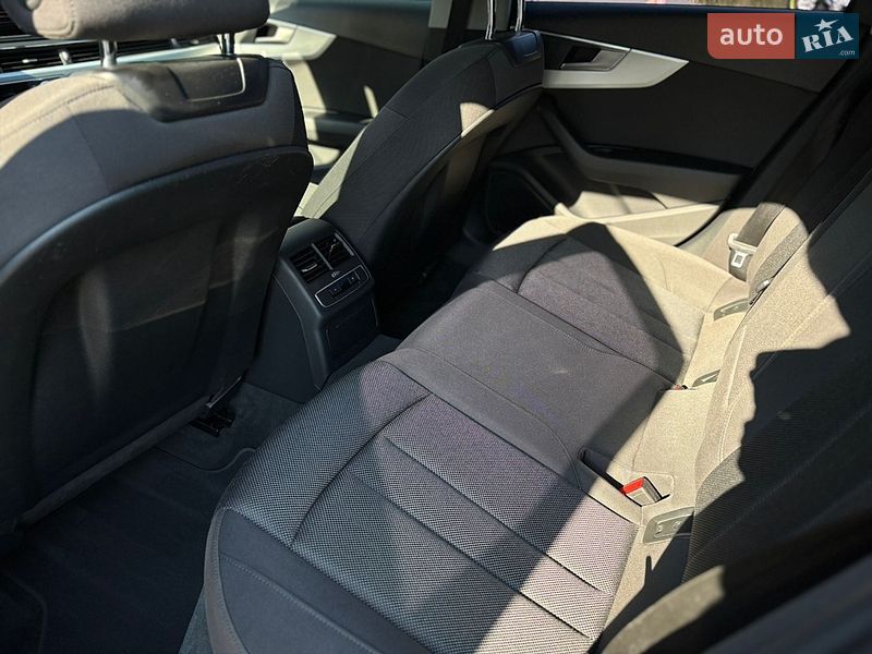 Универсал Audi A4 2017 в Киеве