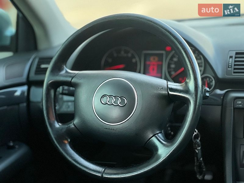 Седан Audi A4 2004 в Николаеве