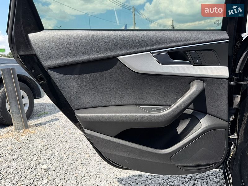 Седан Audi A4 2016 в Стрые