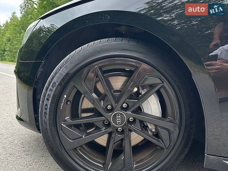 Седан Audi A4 2021 в Львове