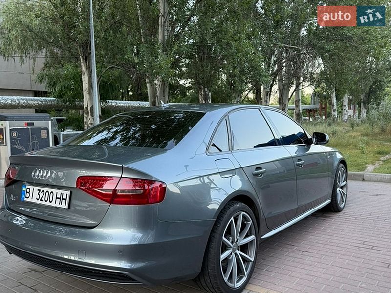 Седан Audi A4 2015 в Дніпрі