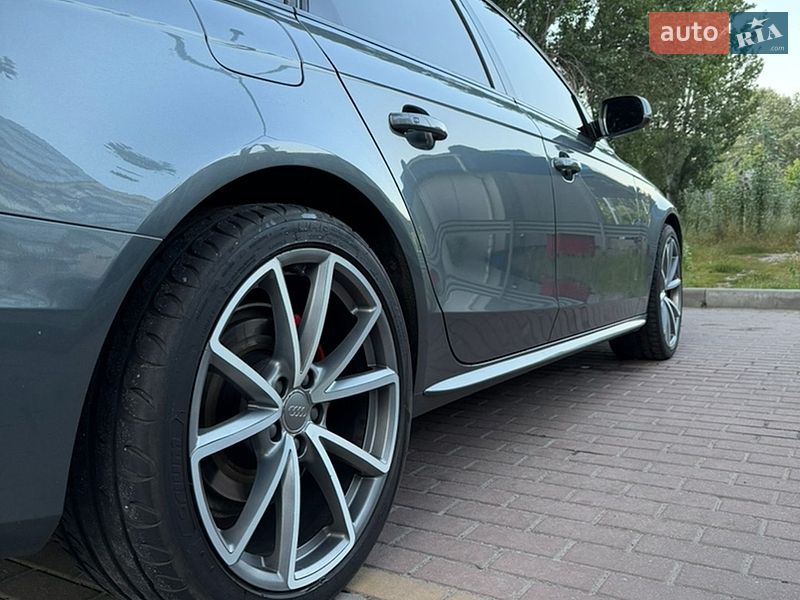 Седан Audi A4 2015 в Дніпрі