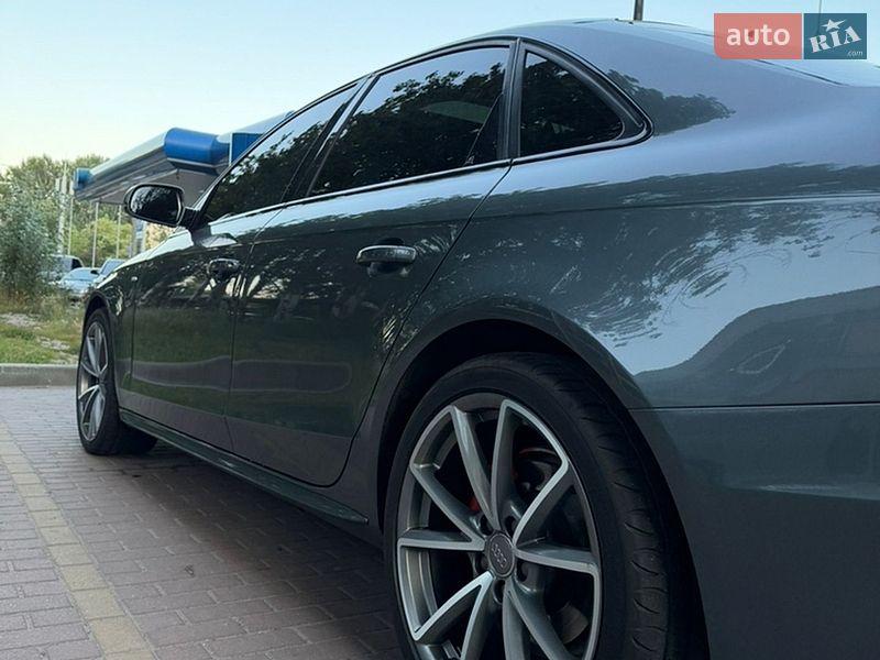 Седан Audi A4 2015 в Дніпрі