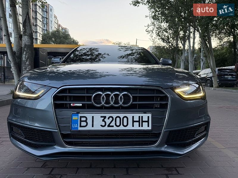 Седан Audi A4 2015 в Дніпрі