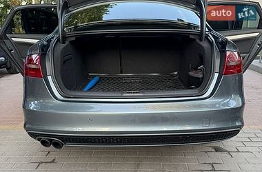 Седан Audi A4 2015 в Дніпрі