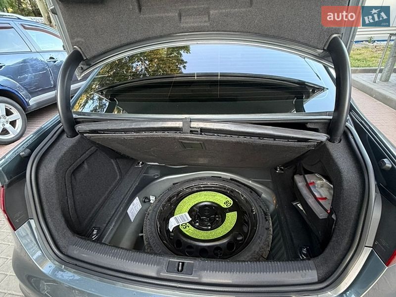 Седан Audi A4 2015 в Дніпрі