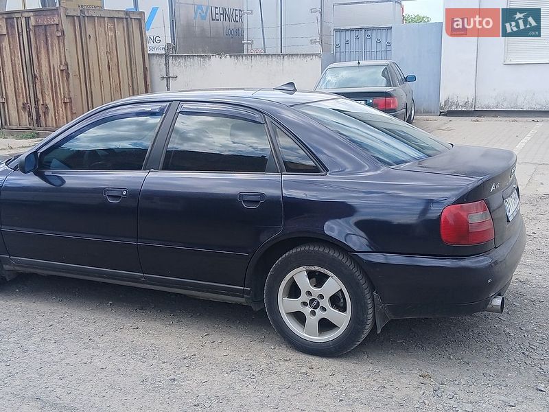 Седан Audi A4 1997 в Луцке