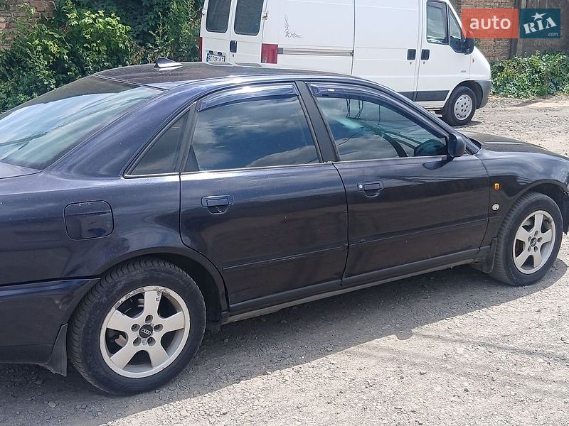 Седан Audi A4 1997 в Луцке