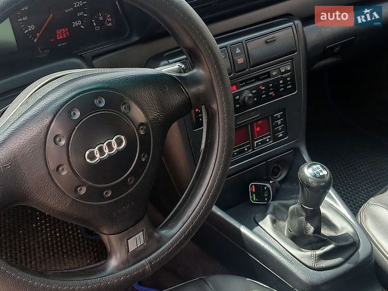 Седан Audi A4 1997 в Луцке