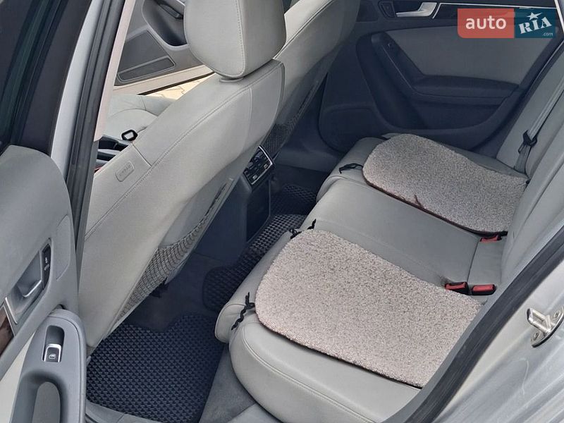 Седан Audi A4 2013 в Черновцах