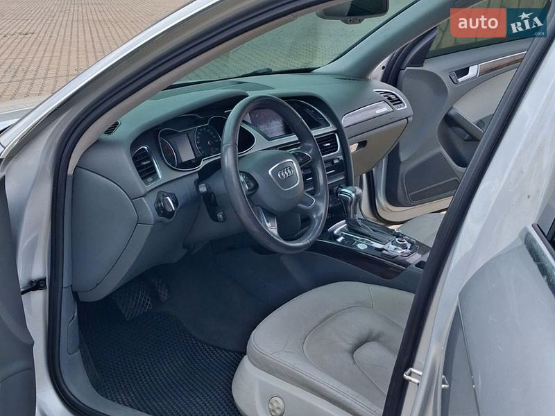 Седан Audi A4 2013 в Черновцах