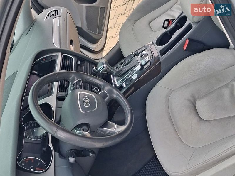 Седан Audi A4 2013 в Черновцах