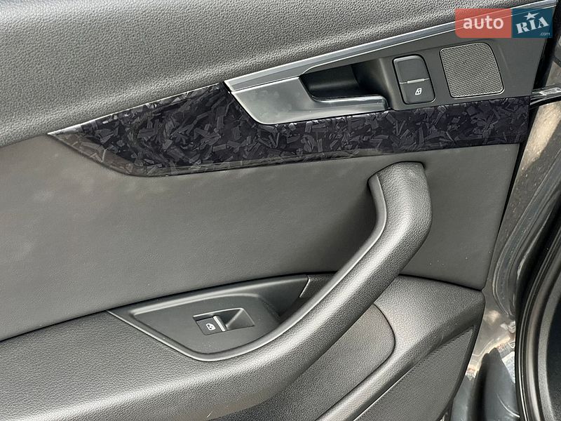 Седан Audi A4 2019 в Киеве