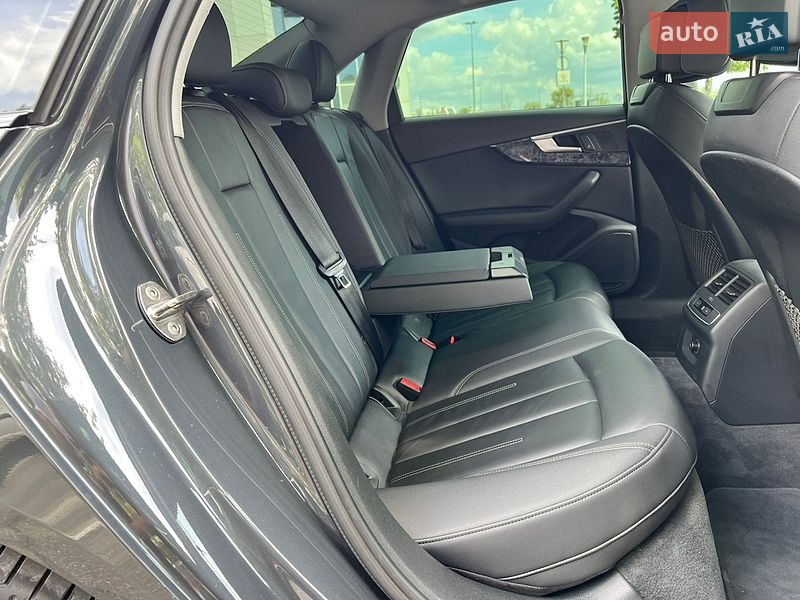 Седан Audi A4 2019 в Киеве