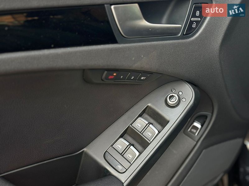 Седан Audi A4 2012 в Киеве