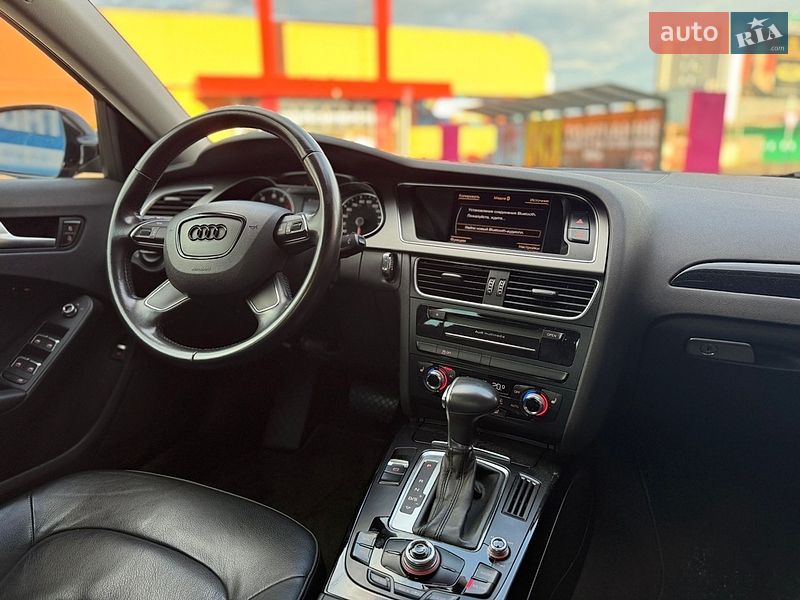 Седан Audi A4 2012 в Киеве