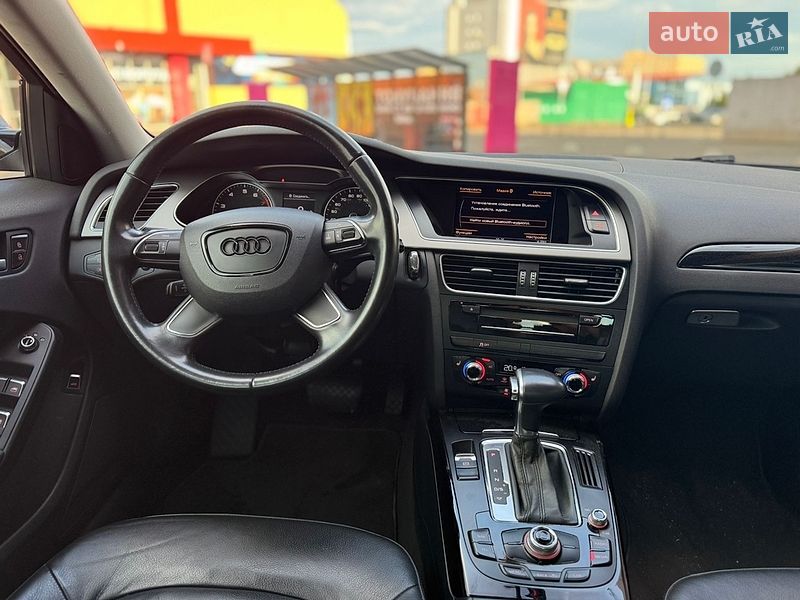 Седан Audi A4 2012 в Киеве