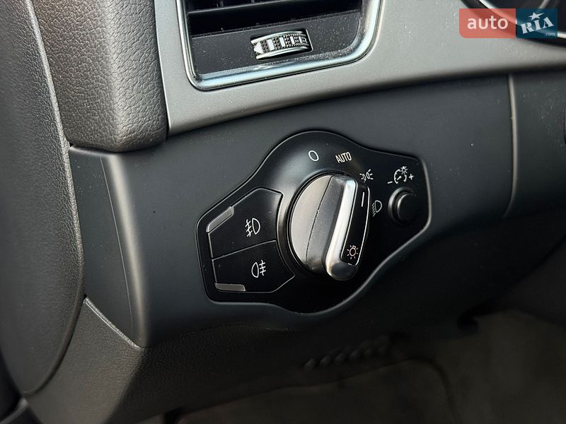 Седан Audi A4 2012 в Киеве