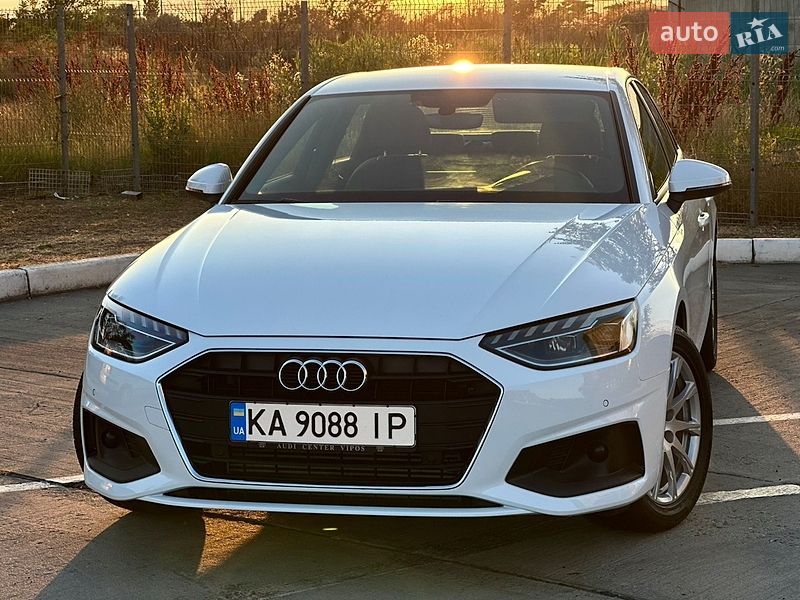 Седан Audi A4 2022 в Одессе
