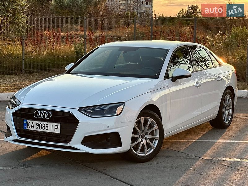Седан Audi A4 2022 в Одессе