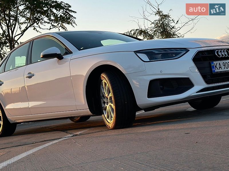 Седан Audi A4 2022 в Одессе