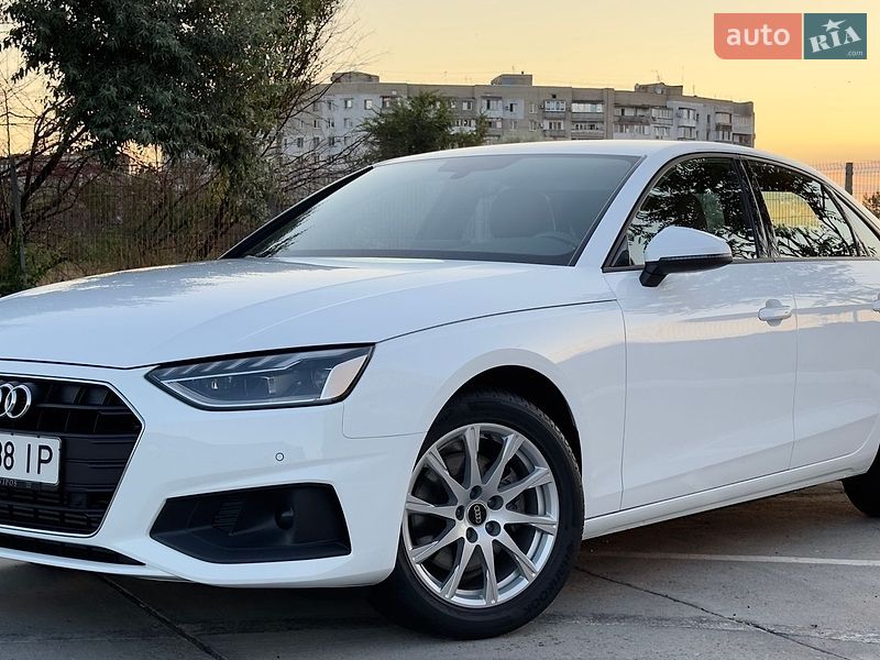 Седан Audi A4 2022 в Одессе