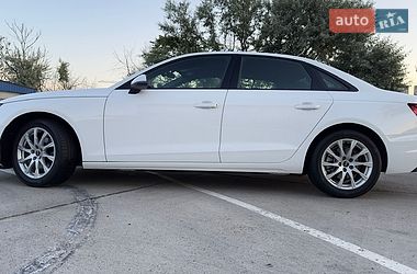 Седан Audi A4 2022 в Одессе