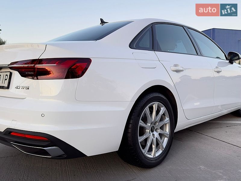 Седан Audi A4 2022 в Одессе