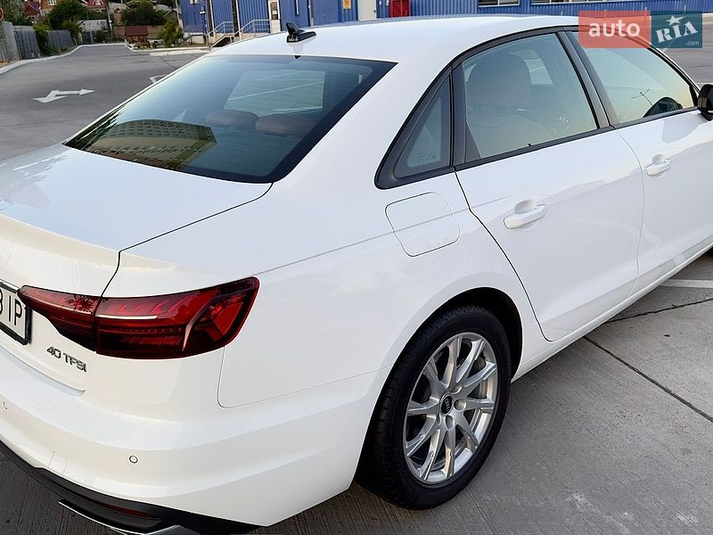 Седан Audi A4 2022 в Одессе