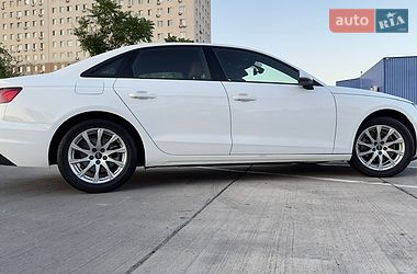 Седан Audi A4 2022 в Одессе