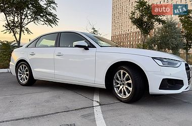Седан Audi A4 2022 в Одессе