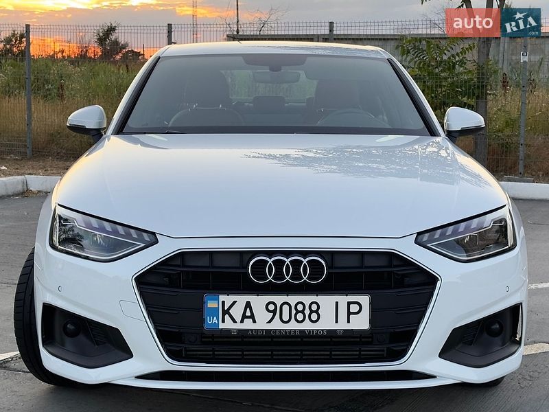 Седан Audi A4 2022 в Одессе