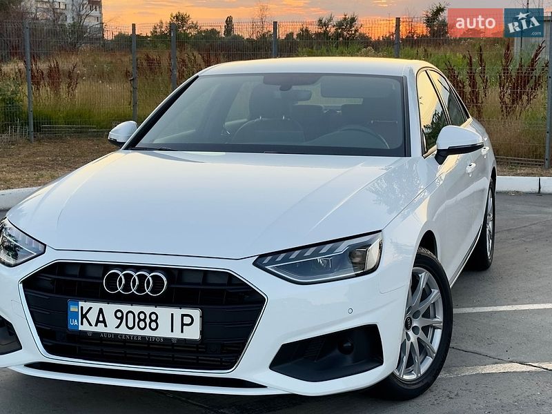 Седан Audi A4 2022 в Одессе