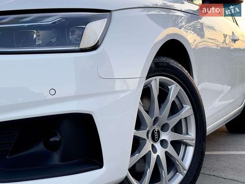 Седан Audi A4 2022 в Одессе